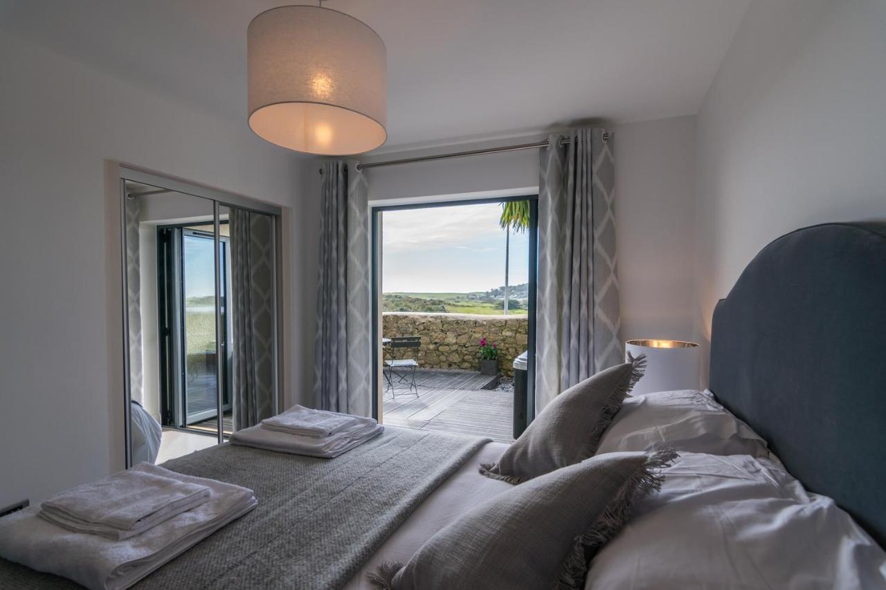 Apartment 3 Waterstone House - Sea Front Apartment, Hot Tub Tenby Extérieur photo